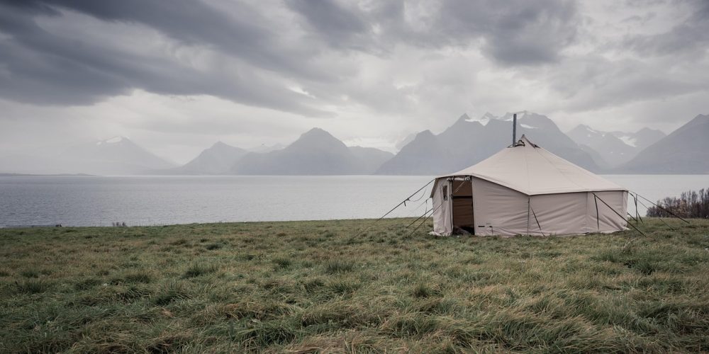 Tentes gonflables 4 personnes : une solution moderne pour le camping en famille