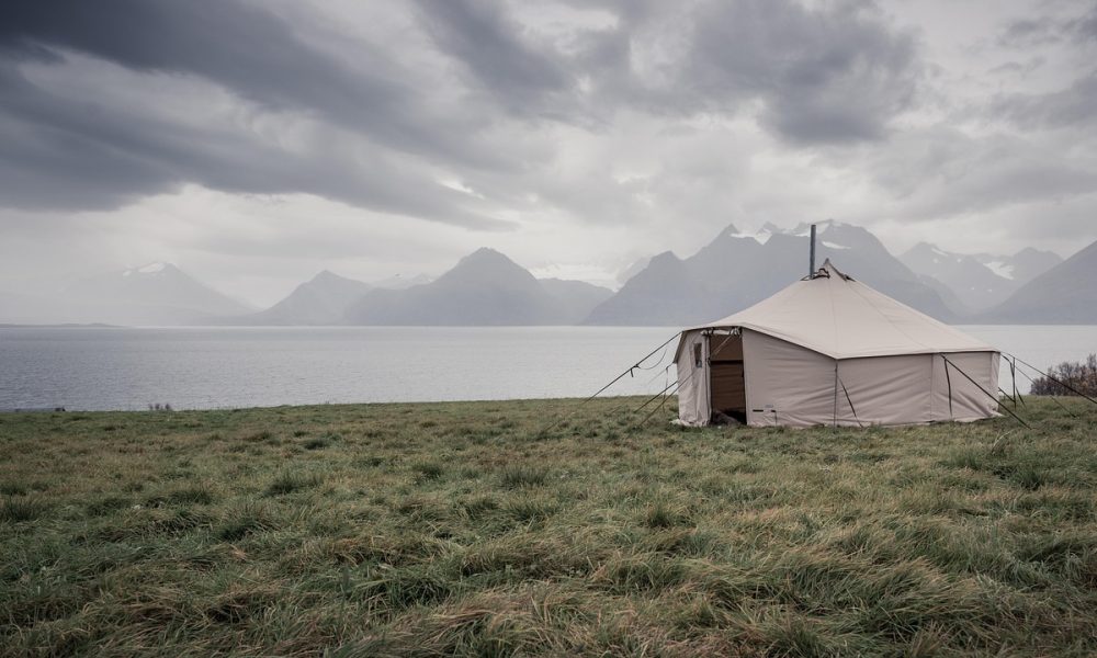Tentes gonflables 4 personnes : une solution moderne pour le camping en famille